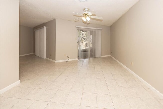 Primary Photo - 11 Deerfield Dr