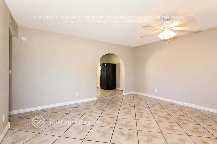 Building Photo - 5419 W Mercer Ln