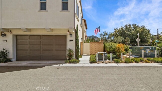 Building Photo - 16282 Meadowhouse Ave