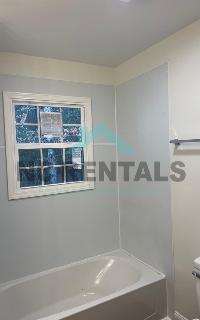 Building Photo - 1036 Brower Rd