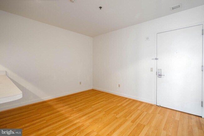Building Photo - 1100 Vine St