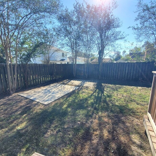 Building Photo - Charming Southern Comfort: A Home to Make Memories in Valdosta, Georgia