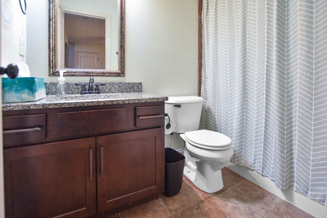 Building Photo - Pet Friendly Four Bedroom with Basement in...
