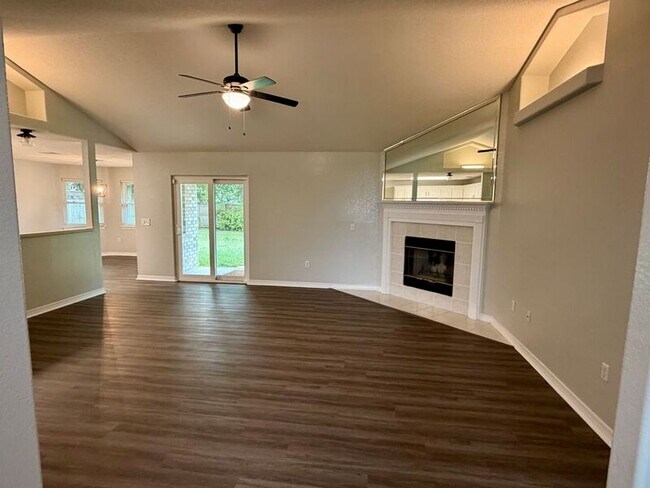 Building Photo - 4633 Ridge Pointe Dr