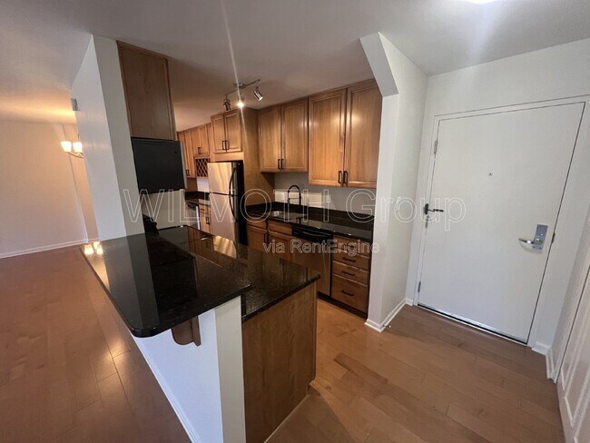 Building Photo - 3965 N Meridian St