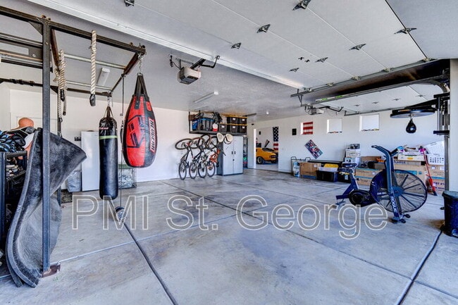 Building Photo - 2823 Kenzies Way