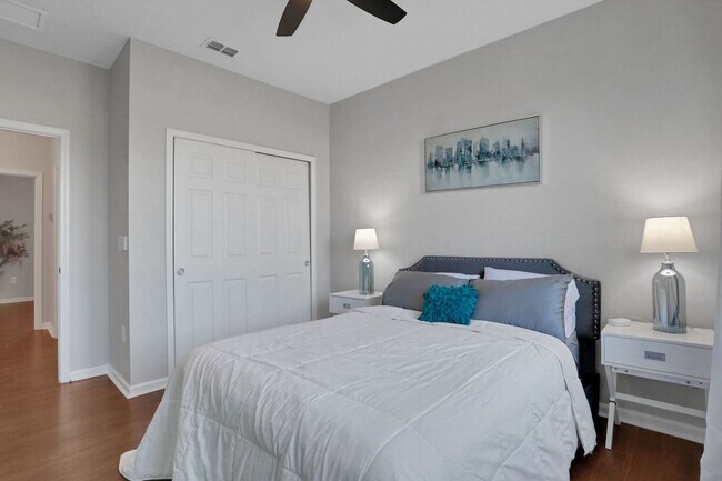 Building Photo - Flagler Station Townhome 3/2.5 - 2 car garage - 2000+ square feet
