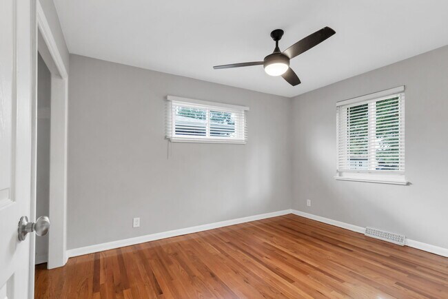 Building Photo - 1225 S Depew St