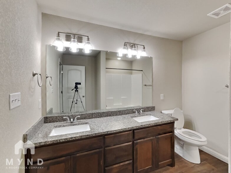 Building Photo - 706 Rolling Terrace Cir