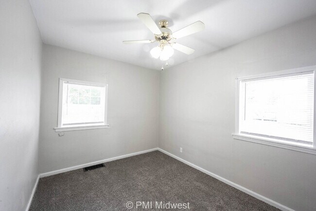 Building Photo - "Charming 3-Bedroom Home in Anderson, IN with Spacious 1136 Sq Ft Layout!"