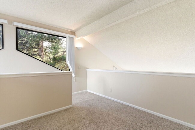 Building Photo - 4015 Autumn Heights Dr