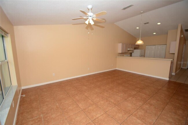 Building Photo - 37 Eton Ln