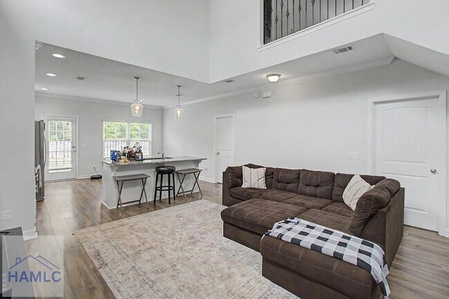 Building Photo - 785 Fairview Cir