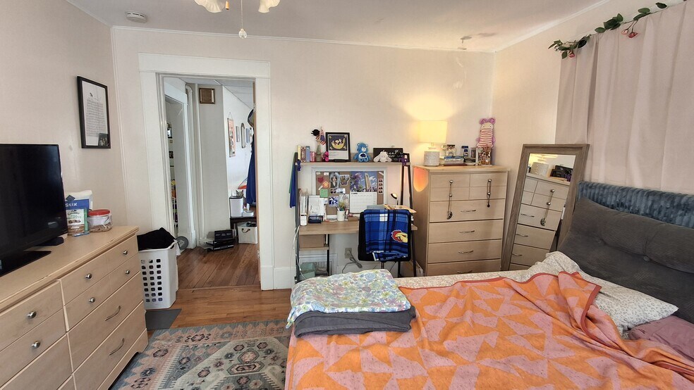 Building Photo - 1339 Vermont St