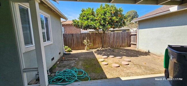 Building Photo - Charming Updated Single Story Home is Cent...