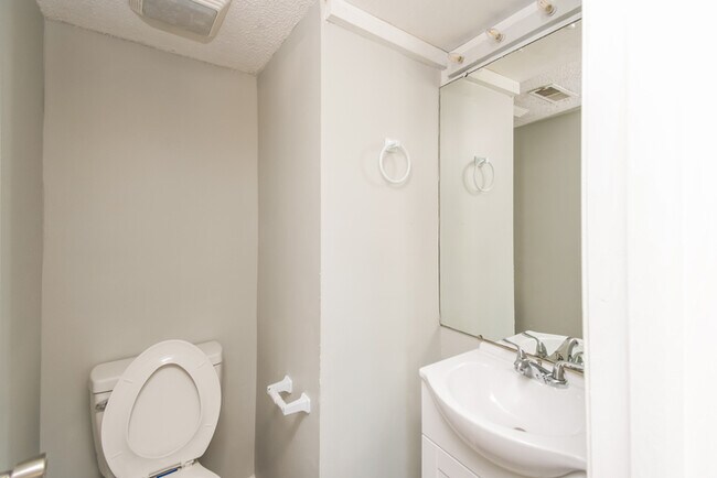 Building Photo - Spacious 3-bedroom Home in Irmo, SC