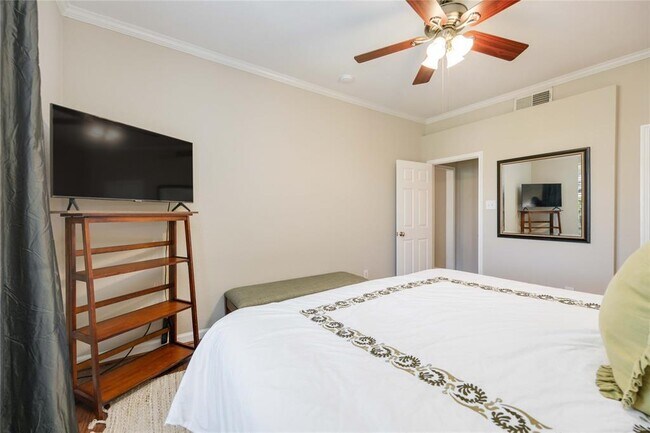 Building Photo - 4515 Briar Hollow Pl