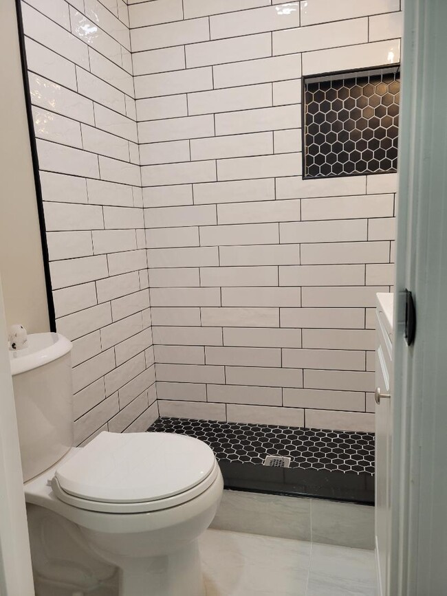 Building Photo - 3140 N Rosewood St