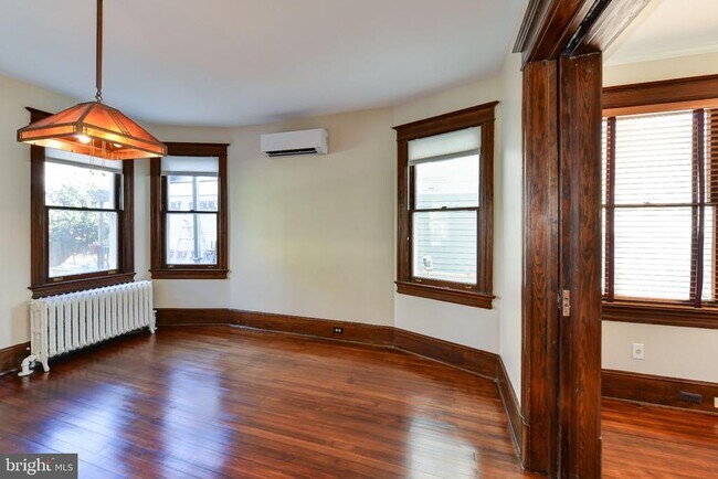Building Photo - 4215 River Rd NW