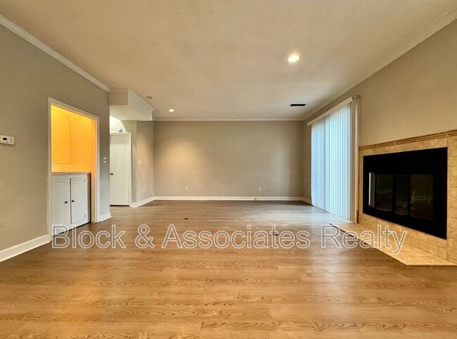 Building Photo - 207 Forest View Ct