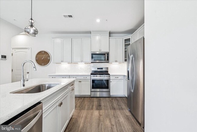 Building Photo - 9454 James MacGowan Ln