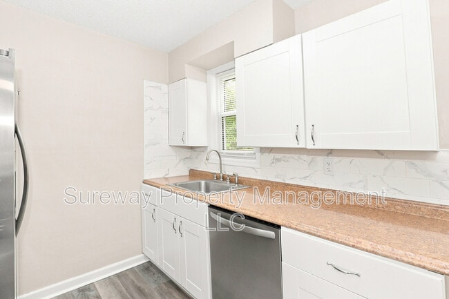 Building Photo - 208 Knight Ave