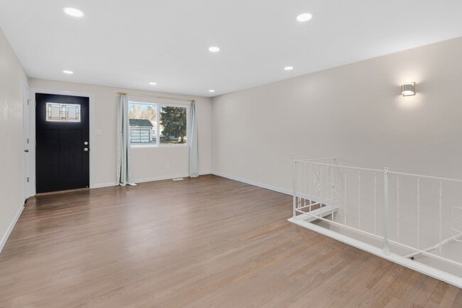 Building Photo - 3919 Tennyson Ave