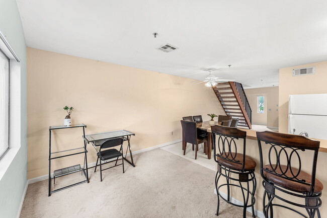 Building Photo - 7814 Shadowood Dr
