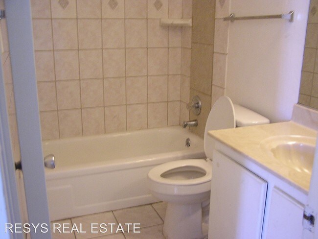 Building Photo - 3 br, 2 bath House - 5592 W TWAIN AVE