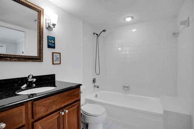 Building Photo - 2002 Granada Dr