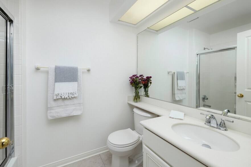 Building Photo - 132 Cameray Heights