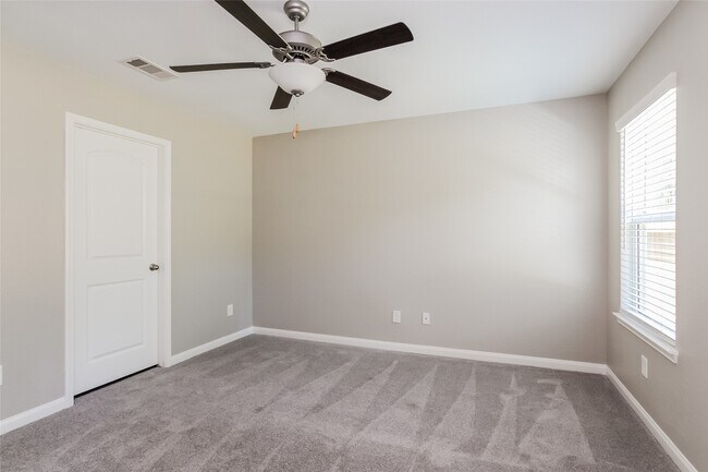 Building Photo - 23055 Bellini Dr