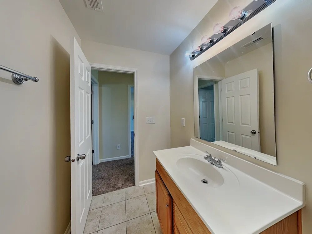 Building Photo - 235 Aershire Ct