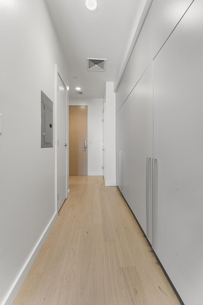 Building Photo - 35 W 2nd St