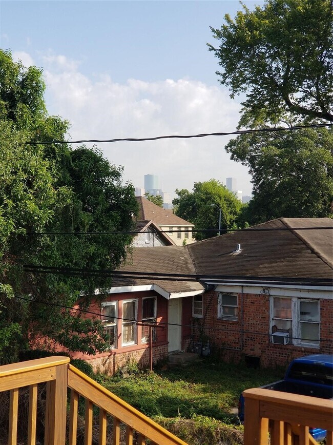 Building Photo - 2823 Cleburne St