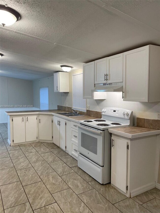 Building Photo - 8638 Gibson Oaks Dr