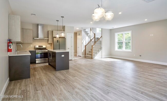 Building Photo - 28 Colfax St