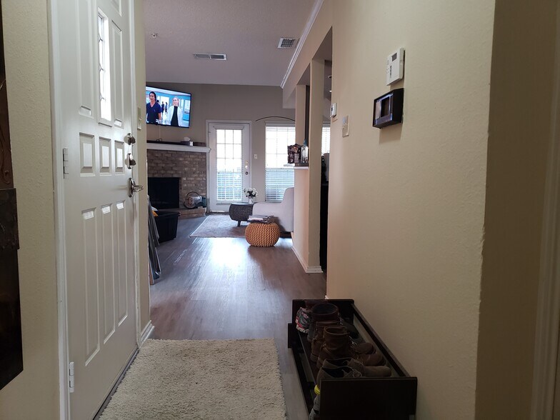 Building Photo - 5565 Preston Oaks Rd