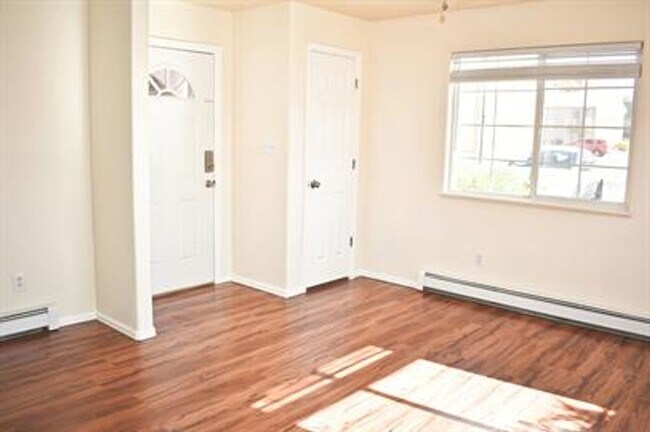 Building Photo - 497 Coronado Way