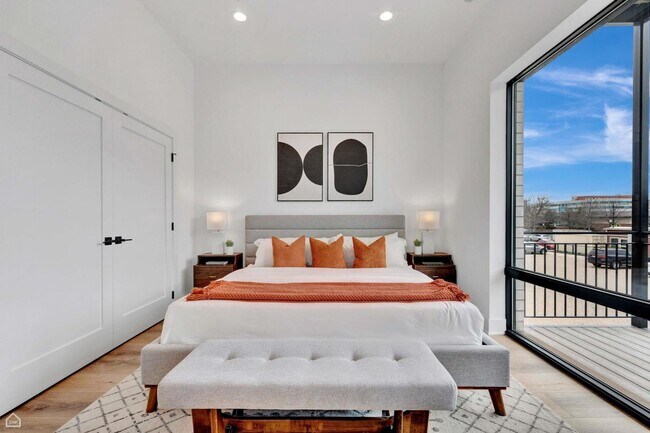 Building Photo - 1607 W 13th St