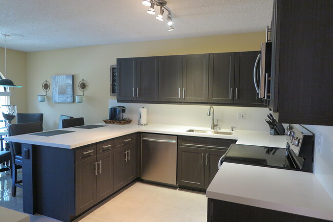Building Photo - 22759 Mandeville Pl