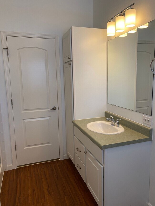 Building Photo - 509 East Kiowa-102