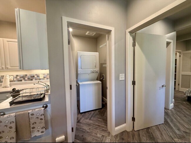 Building Photo - Hidden Gem – Remodeled 1 Bedroom in Monterey