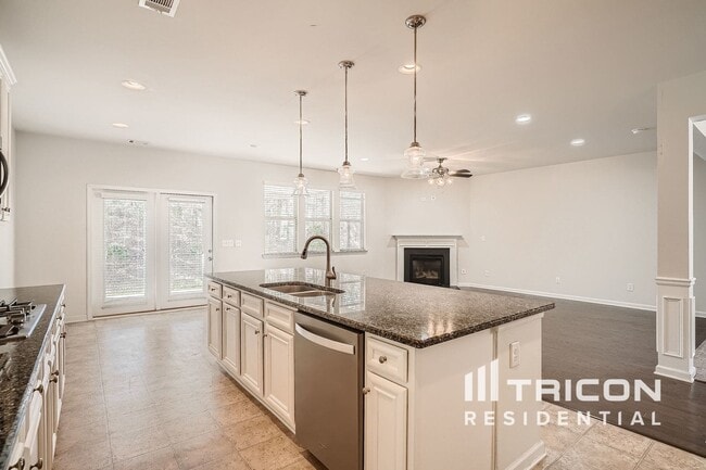 Building Photo - 355 Hillgrove Dr