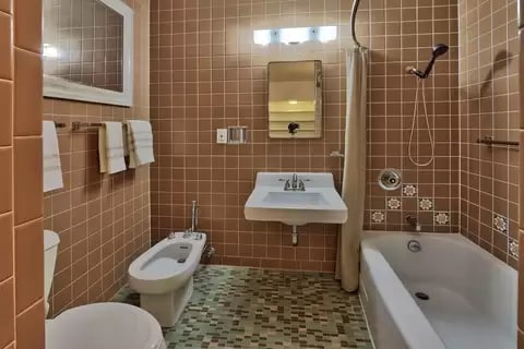 Building Photo - 713 Montclaire Dr NE