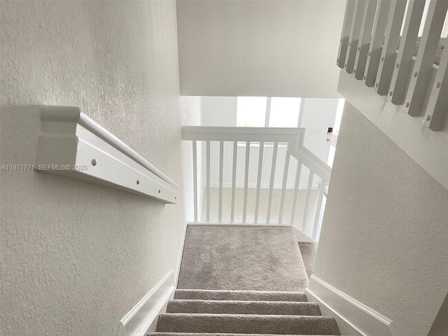 Building Photo - 1427 SE 7th Ter