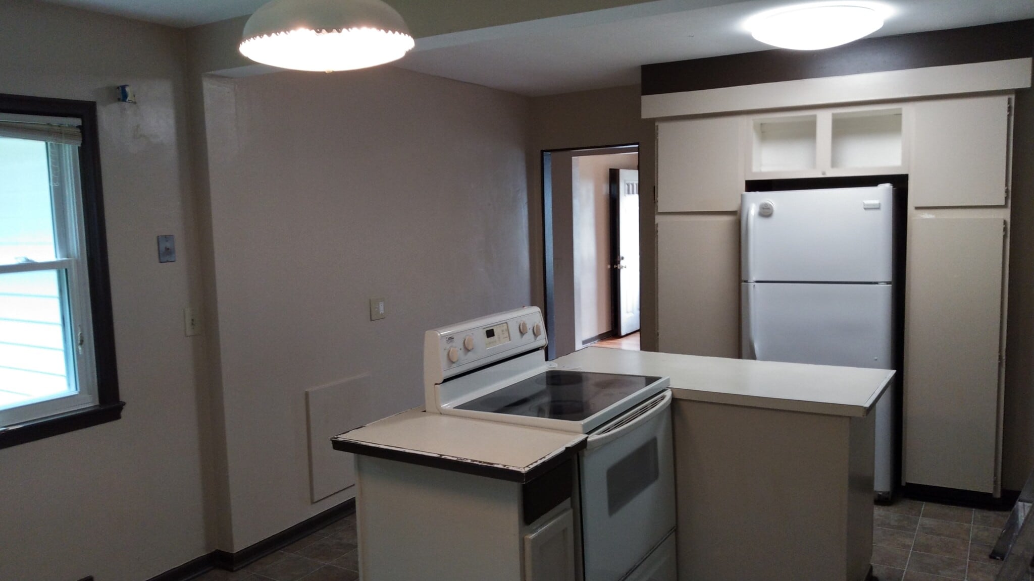 Kitchen - 1537 Linden St