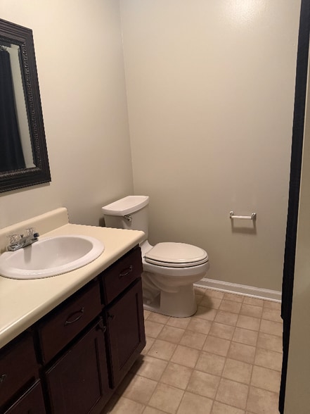 Building Photo - 4513 Park Knoll Ln