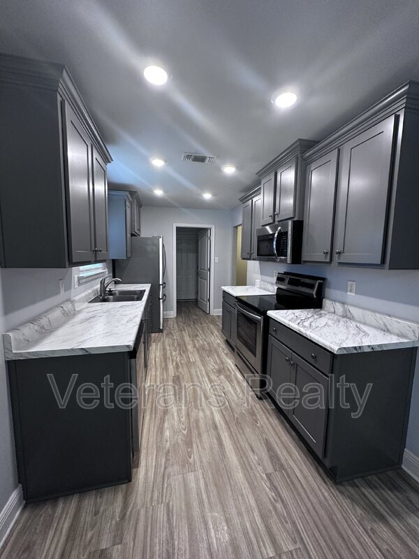 Building Photo - 14073 Fox Hill Dr