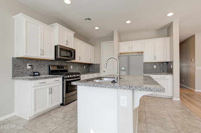 Building Photo - 17435 W Georgia Dr